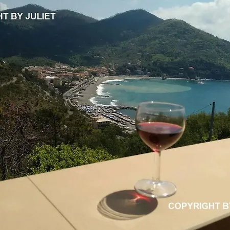 Juliet - In Liguria 5 Terre Unesco Site Levanto